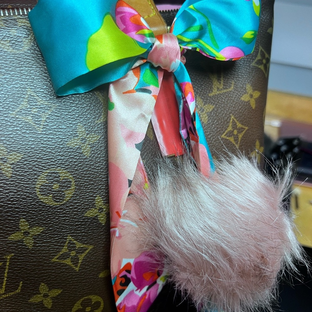 Fashion multi color ribbon and soft Pink Pom Pom